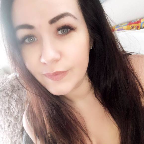 Meet your Posher, Stephanie - Picture 1 of 1
